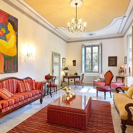 Sleeps 11 With Pool Air Con And Wifi Laglio